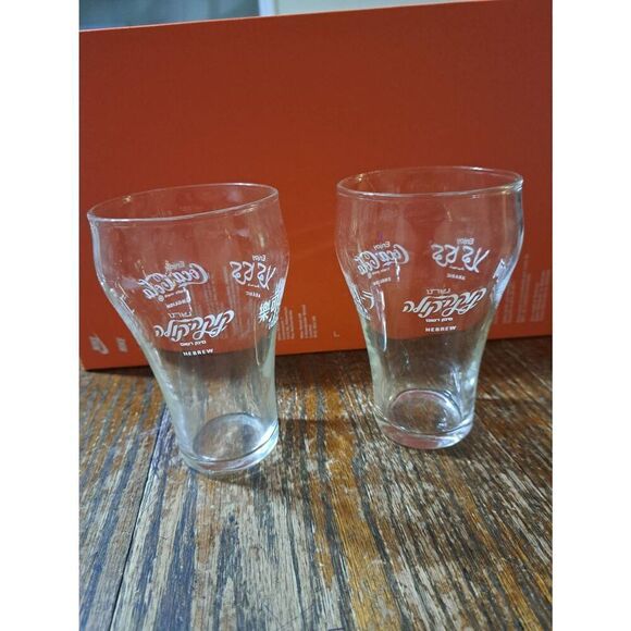 Vintage 1976 Set 2 Coca Cola Glasses in 5 Different Languages - Picture 4 of 7
